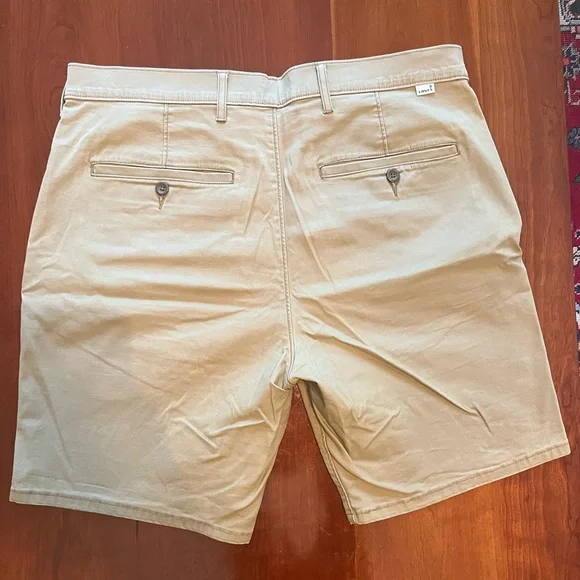 NWOT Levi’s Chino Mens Shorts - Picture 2 of 4